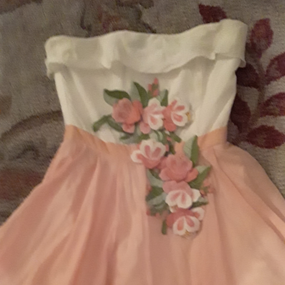 Dress - Picture 2 of 3